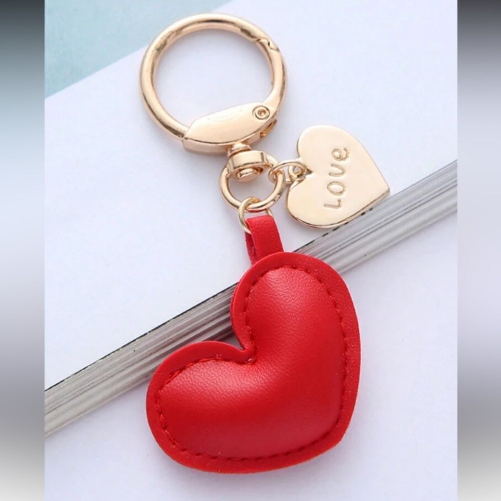 Red Heart bag charm S935